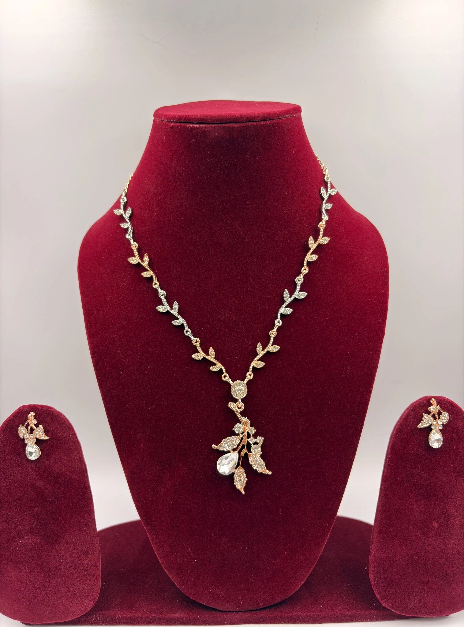 Leaf Drop Pendant Necklace Set – Fashion Jewellery for Women