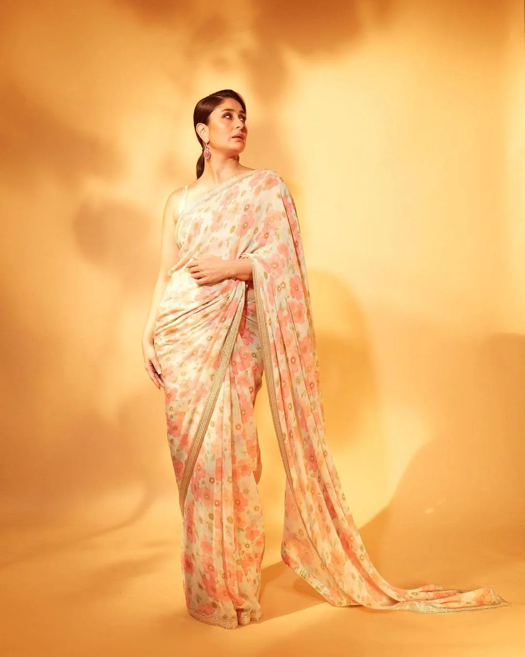 Sidhidata Women's Georgette Floral Printed Saree With Unstitched Blouse Piece (Kareena Flower_Cream_Free Size) - image 2