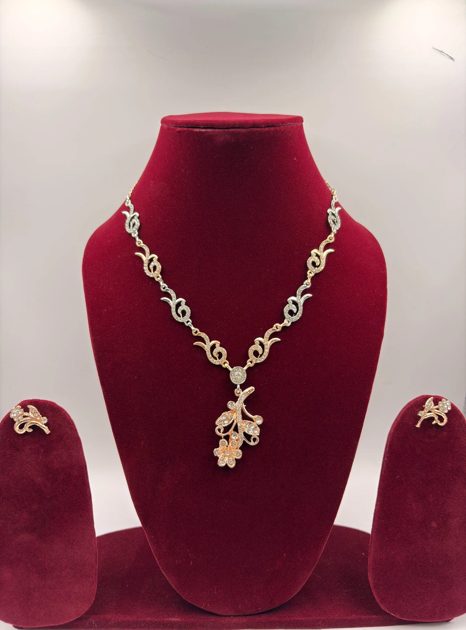 Elegant Gold Tone Leafy Vine Floral Drop Necklace Set – Fashion Jewellery for Women